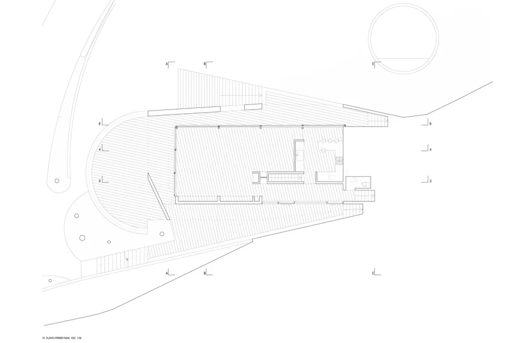 圣地亚哥郊区住宅 / Carreño Sartori Arquitectos