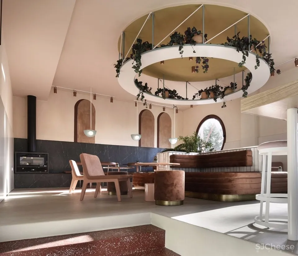 拼贴风格的室内空间，希腊Lofos酒吧 | Ark4lab 首