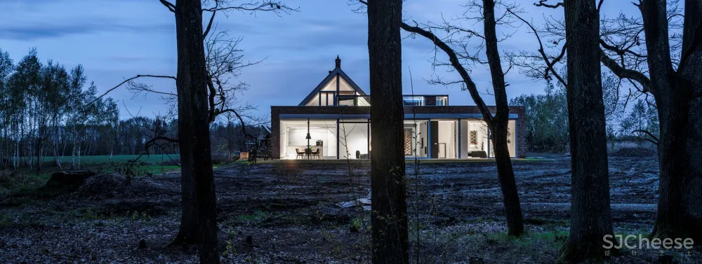 Biuro Toprojekt | 手工建造波兰红房子