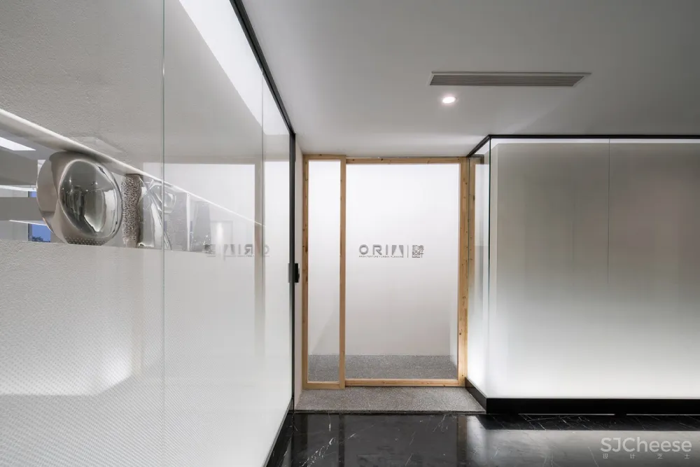 上海华山路ORIA办公室 / 上海和睿规划建筑设计有限公司 首