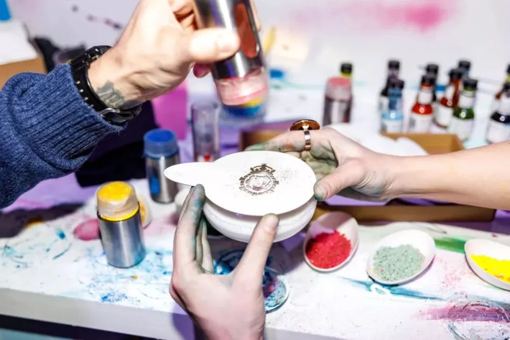 首发 孟买蓝宝石酒吧-工作室:激发艺术创造力的热情派对