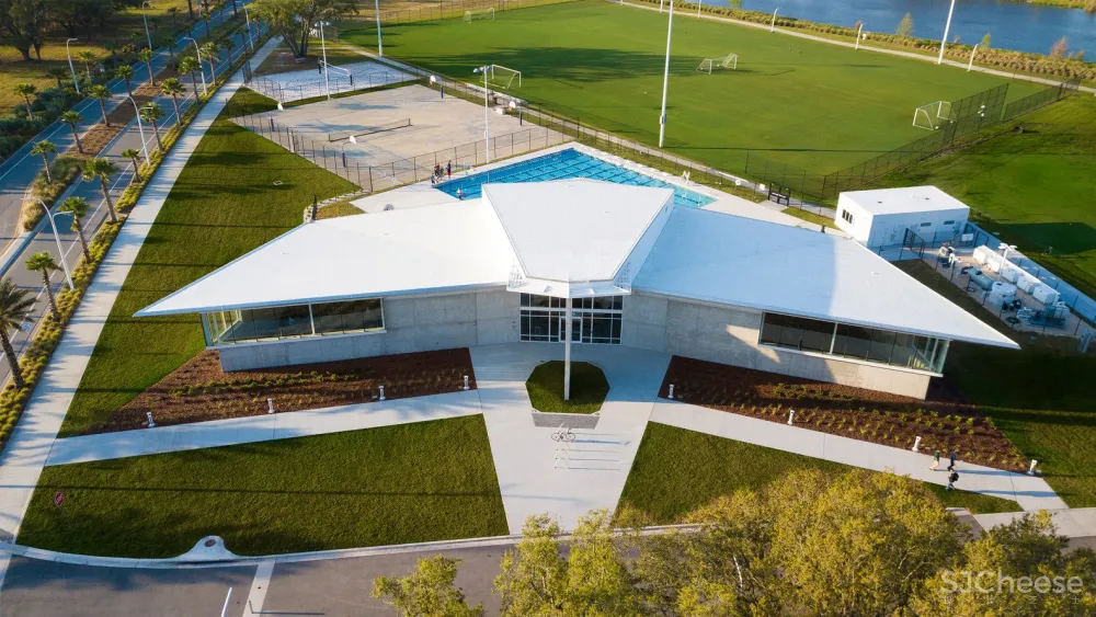 佛罗里达理工大学学生活动中心 / Straughn Trout Architects