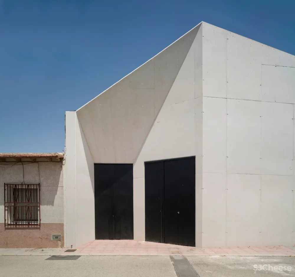 本弗里多功能屋 / Rafael Landete + Emilio Cortes