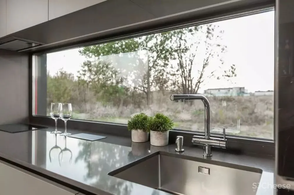 一对夫妇,羡煞旁人的森林住宅