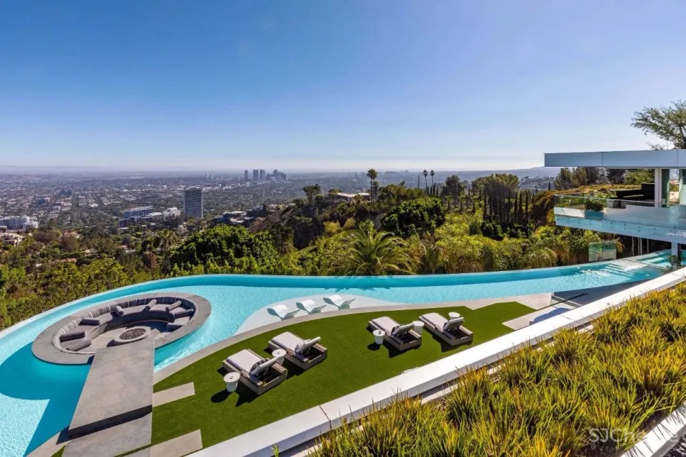 3.98 亿的超级山顶豪宅，无比奢侈的观景台