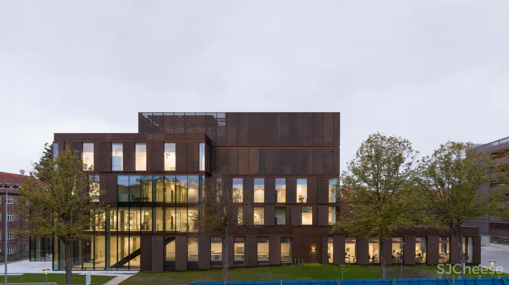 临床生物化学实验大楼 / Mikkelsen Architects