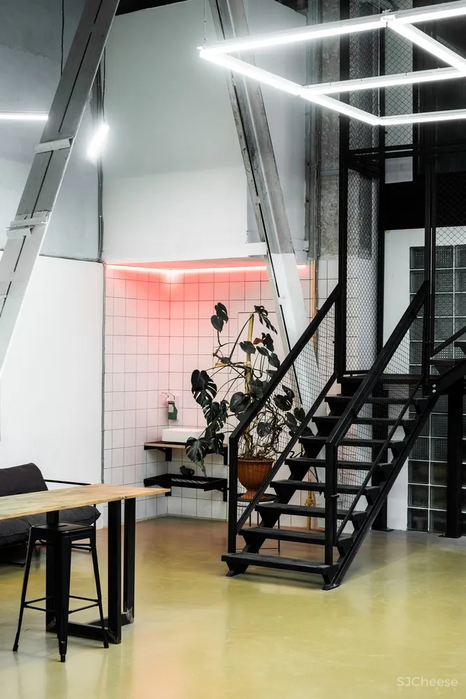 ZROBYM architects | 俄罗斯咖啡馆 Kitchen Coffee Roasters 首