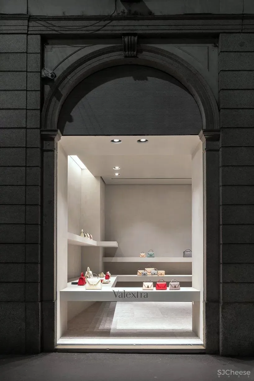 极简大师John Pawson 为意大利的“爱马仕”打造艺术馆式旗舰店丨格调十足 首