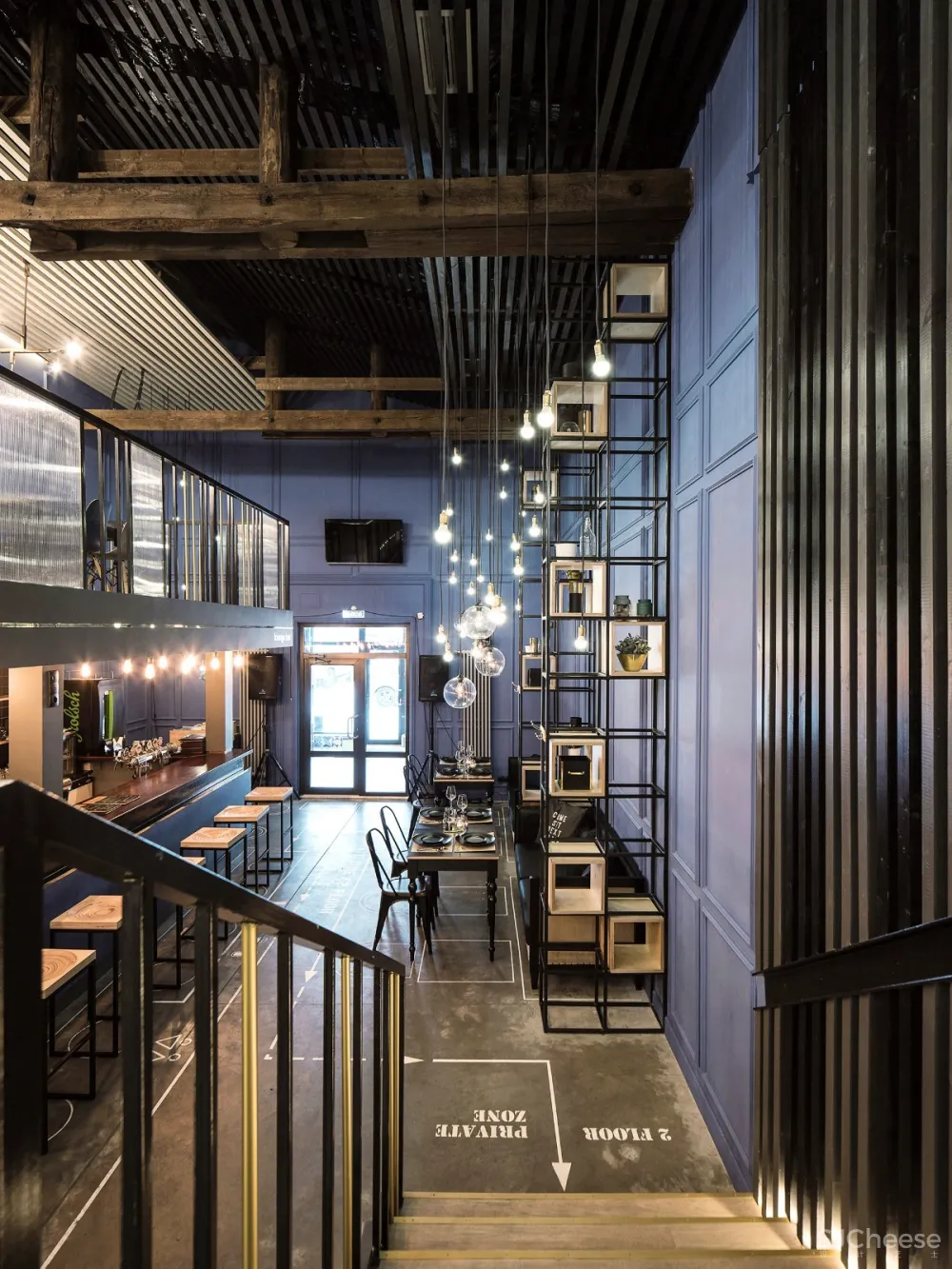 233m²圣彼得堡Cherdak工业风酒吧 | CARTELLE DESIGN 首