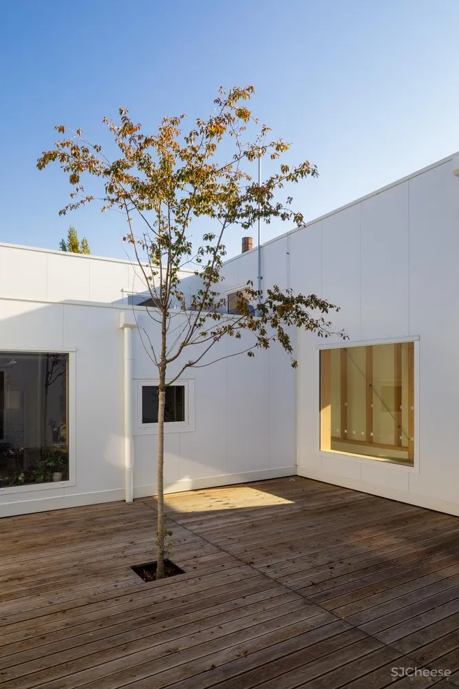 Town Hall in Prague A.LT architekti