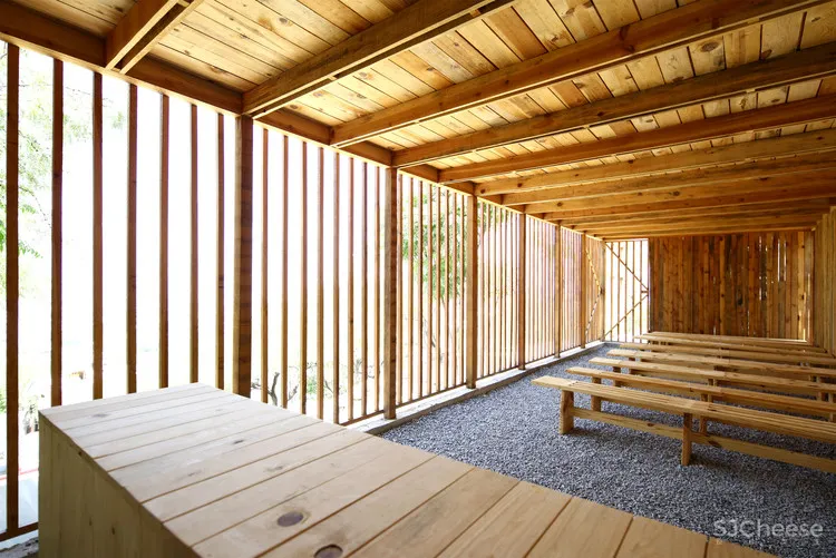 社区合建的山间礼拜堂／S