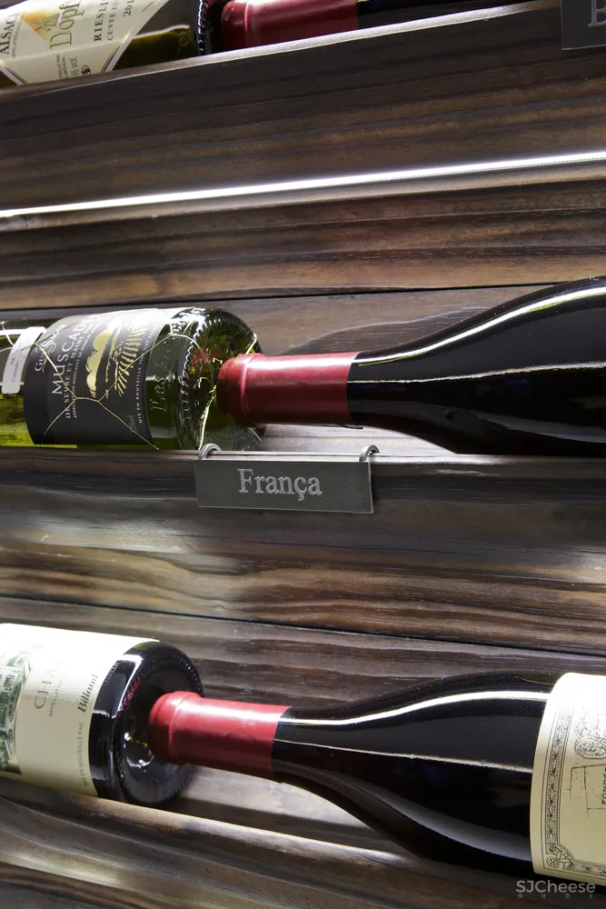 Mistral Iguatemi Wine Store Studio Arthur Casas