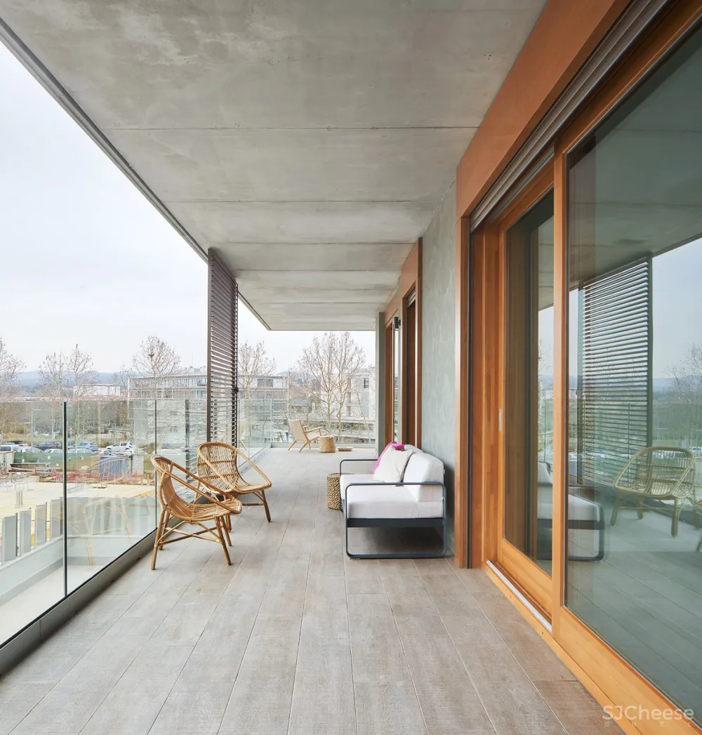 Espai Natura自然空间住宅楼，西班牙 / BAILORULL