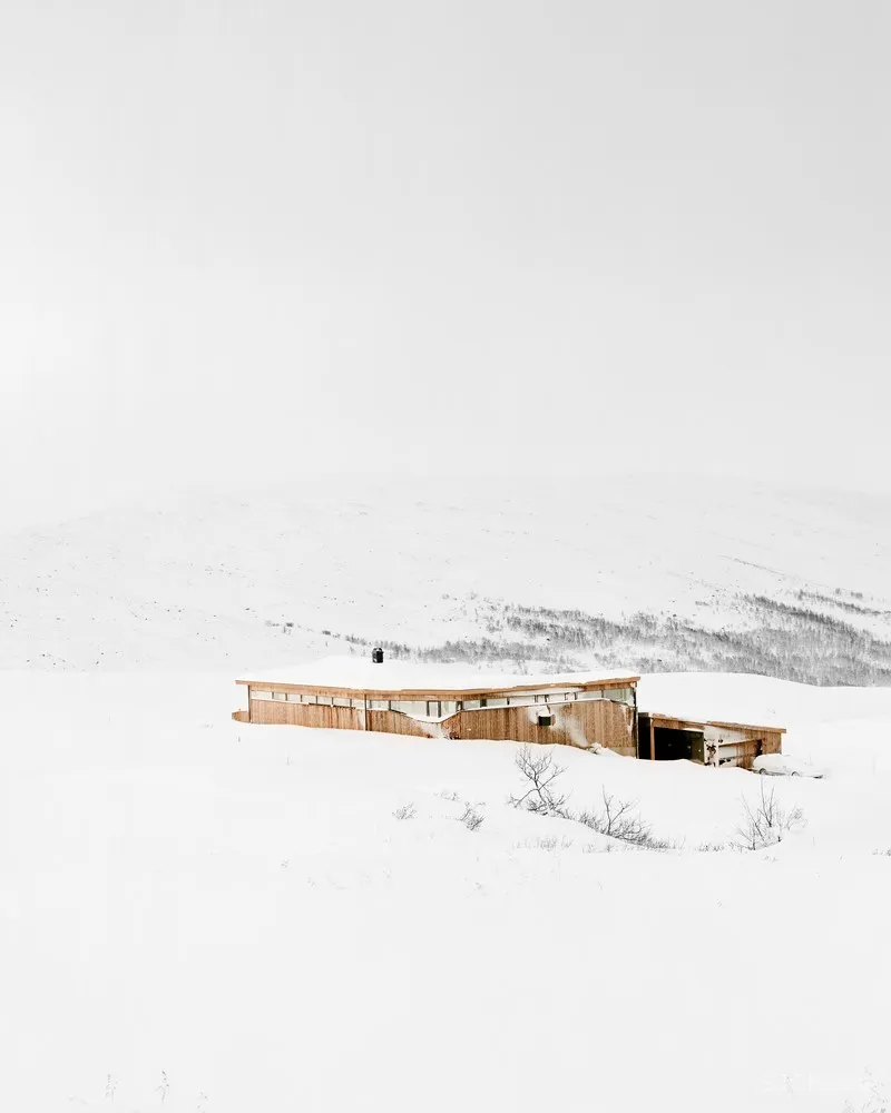 挪威L形雪地小屋 / Helen & Hard architects