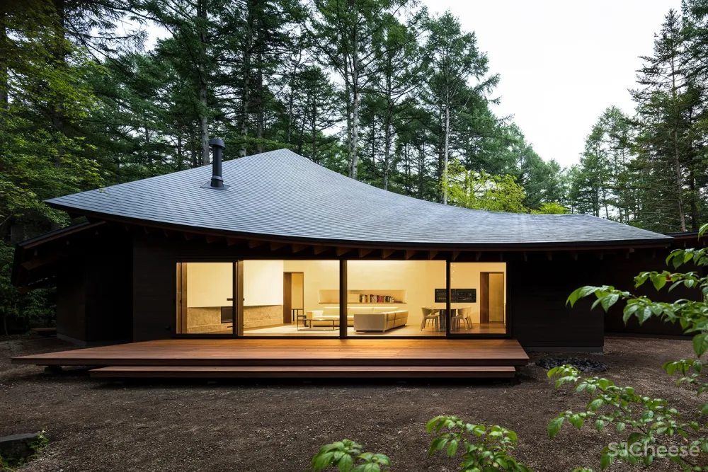 KIAS 轻井泽积叶之家 | 叶屋顶自然系度假别墅