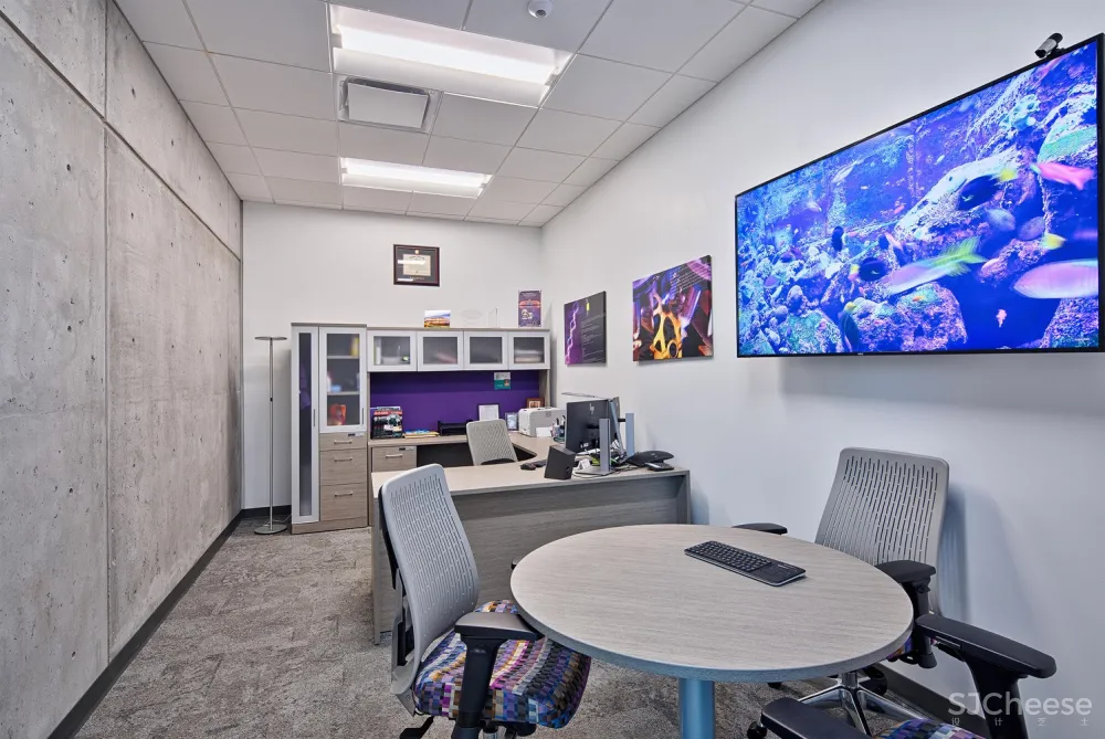 佛罗里达理工大学学生活动中心 / Straughn Trout Architects