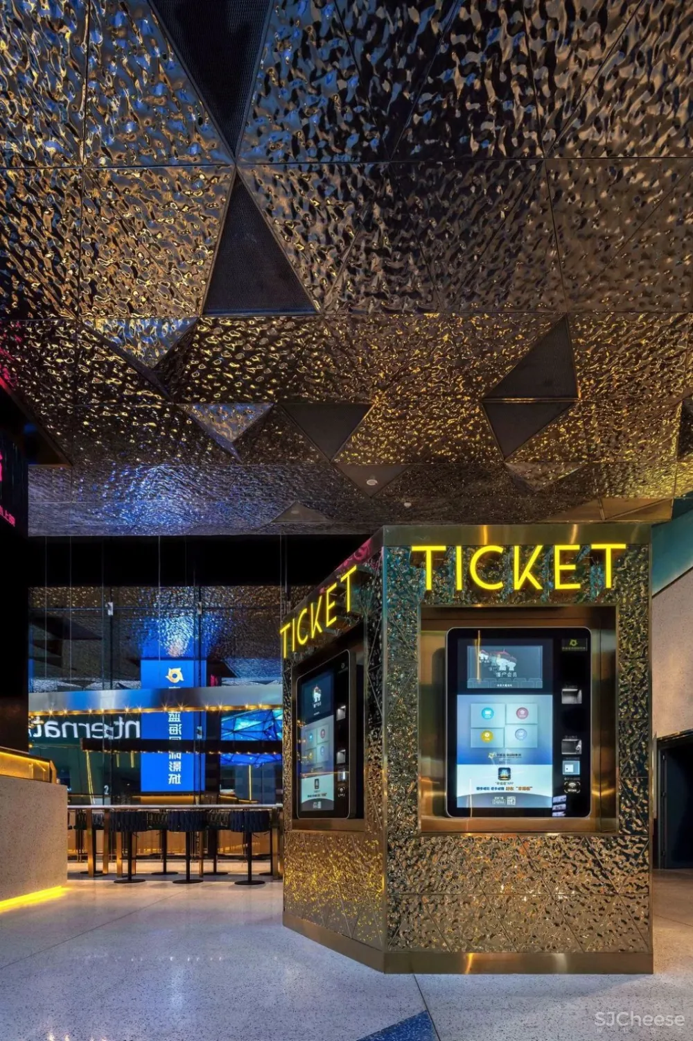 这么炫酷的电影院，你见过吗