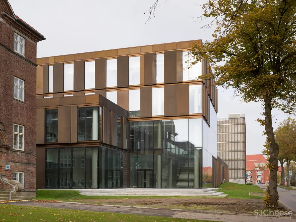 临床生物化学实验大楼 / Mikkelsen Architects