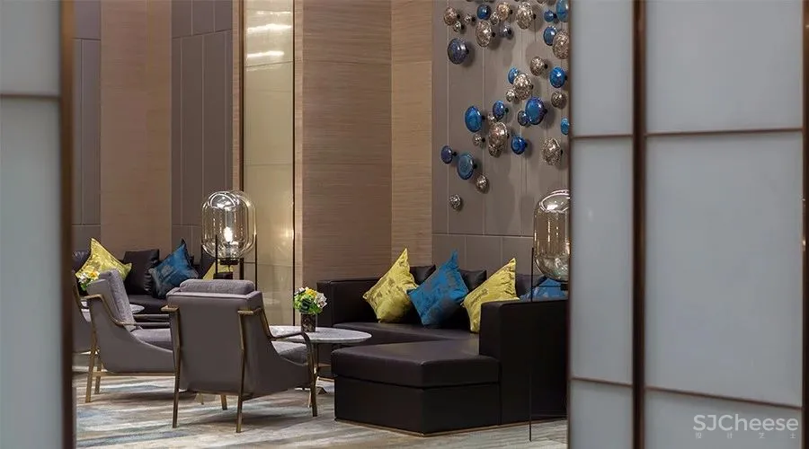 【觉度设计】1300平方米营销中心 | 冷抽象中的感性空间!