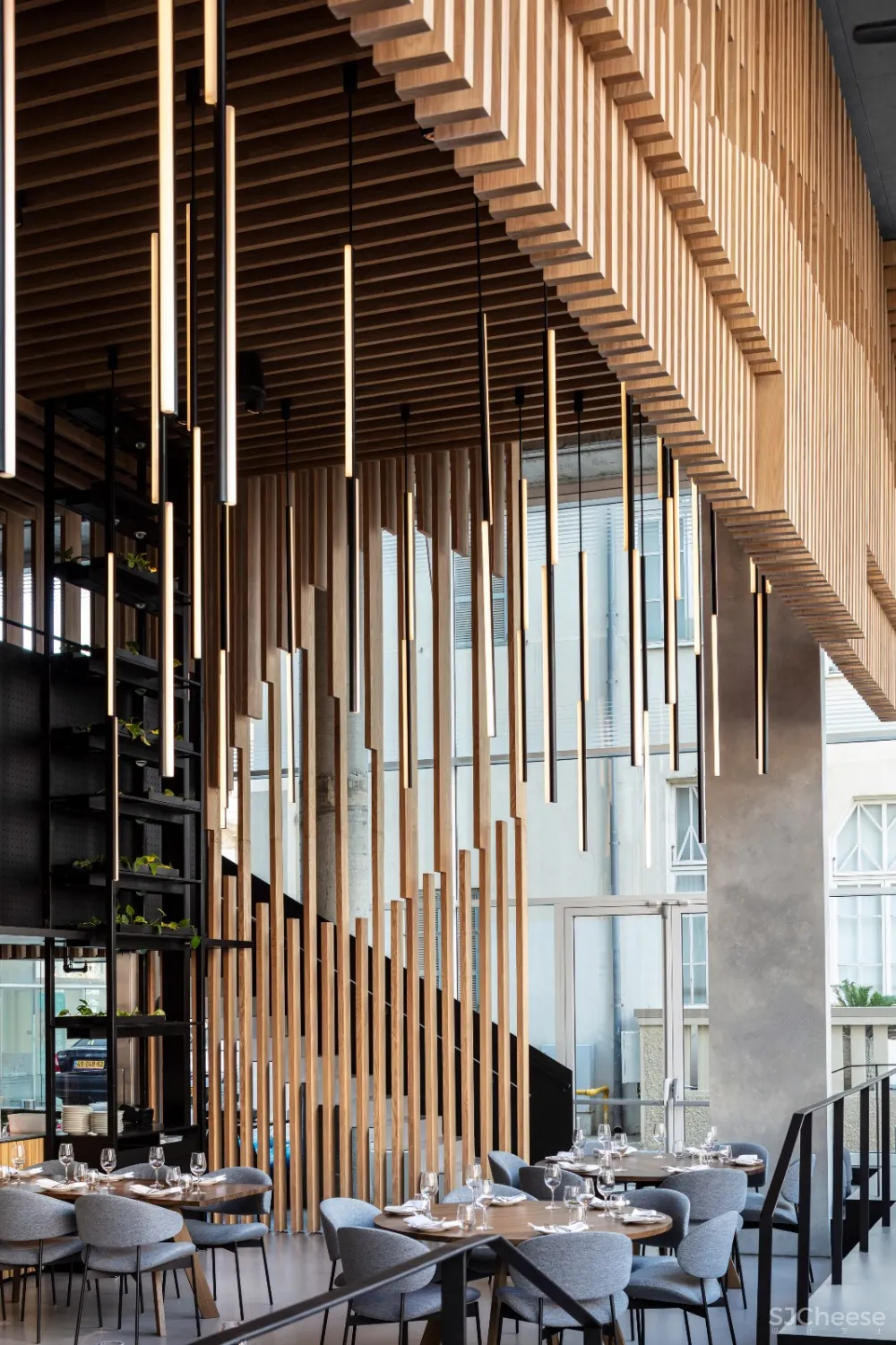 首发 | Kimmel Eshkolot Architects :木材划分的 Tel Aviv L28 餐厅 首