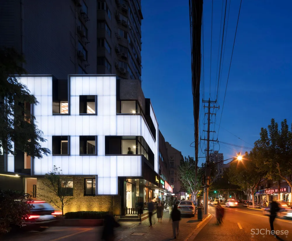 “The Arcade”办公空间,上海 / Atelier Zerebecky