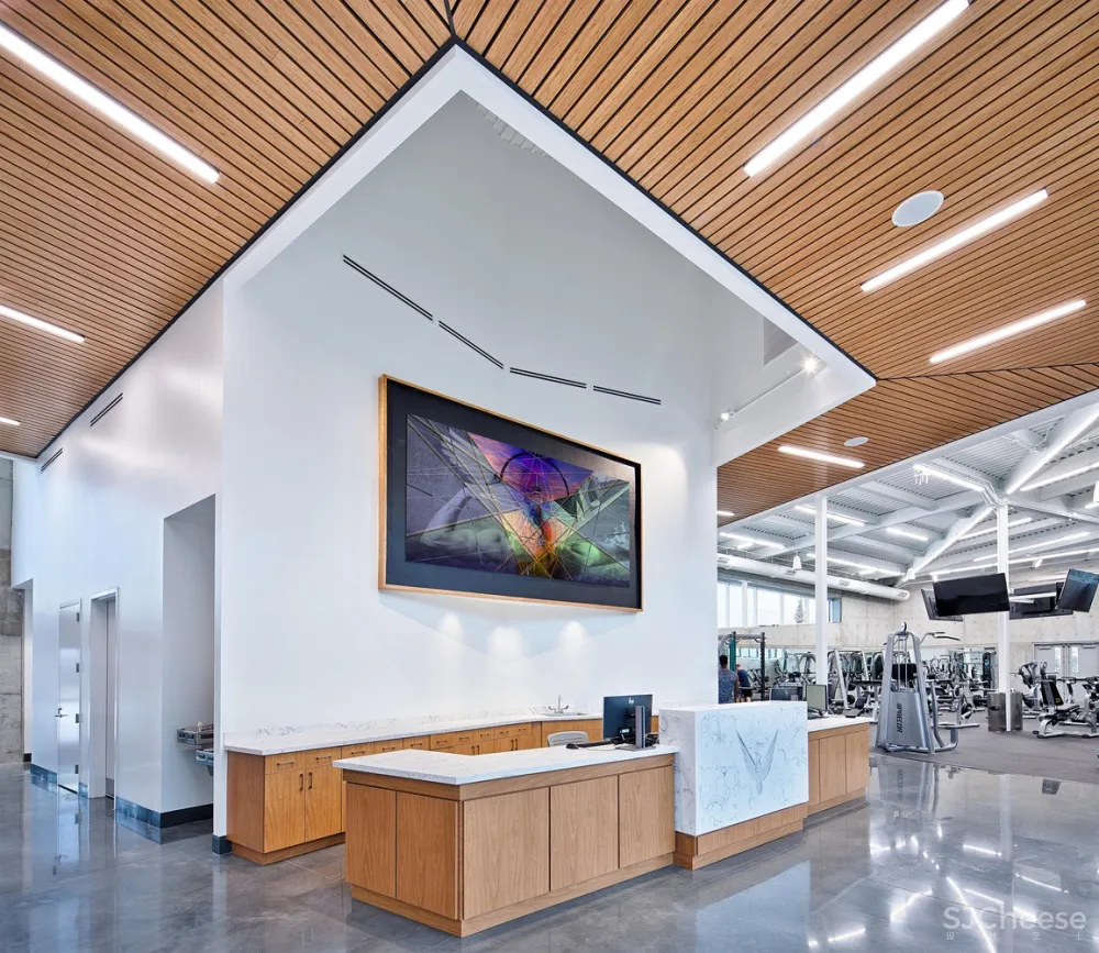 佛罗里达理工大学学生活动中心 / Straughn Trout Architects