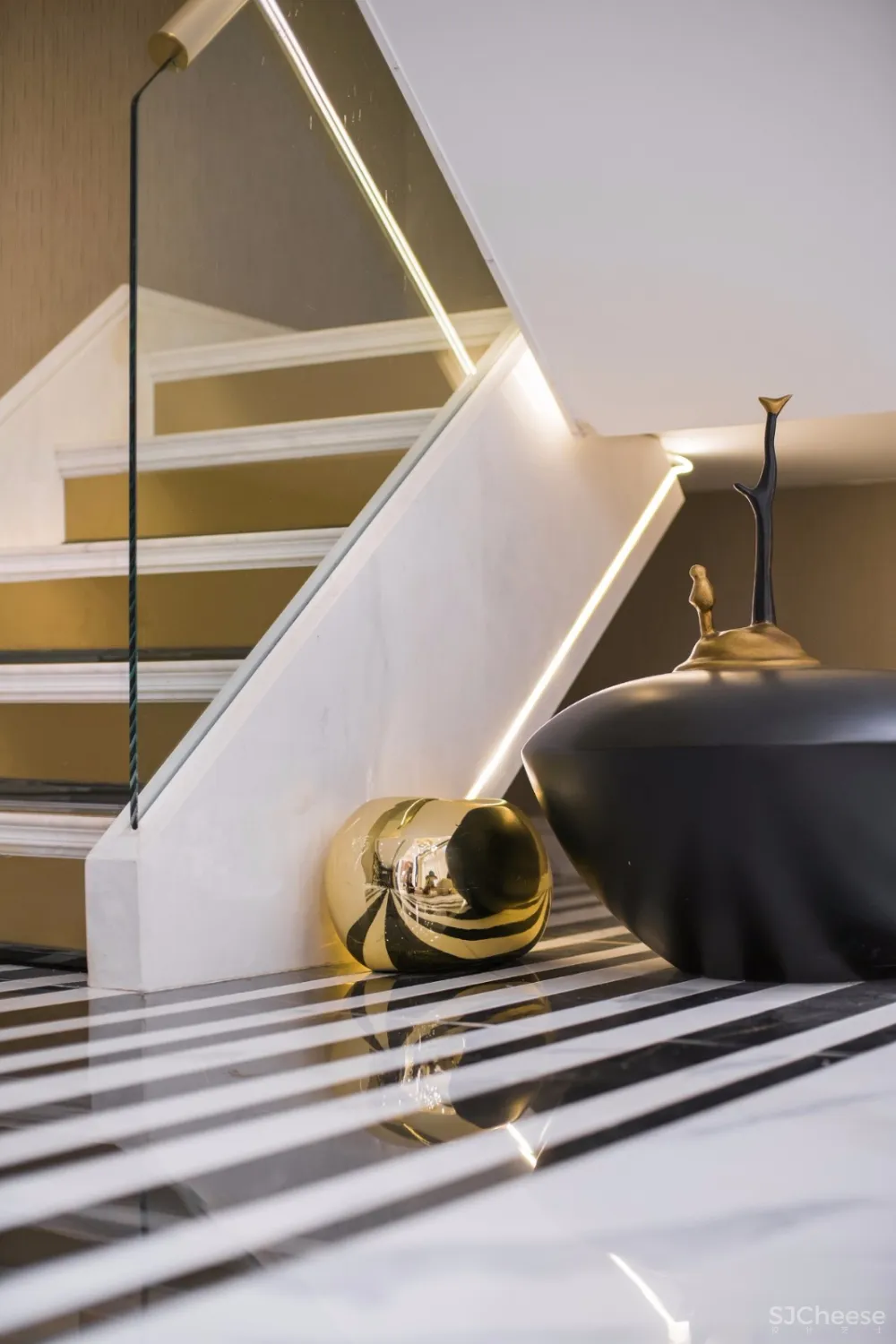 新作 | 上海 300m² 叠墅，海派时尚如何做出先锋格调 首