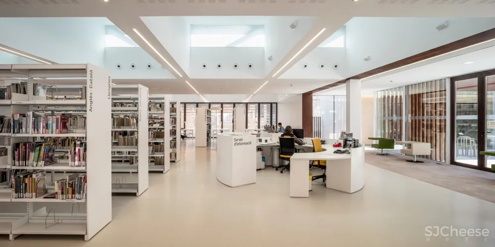 Sant Sadurní d’Anoia 文化中心 / taller 9s arquitectes