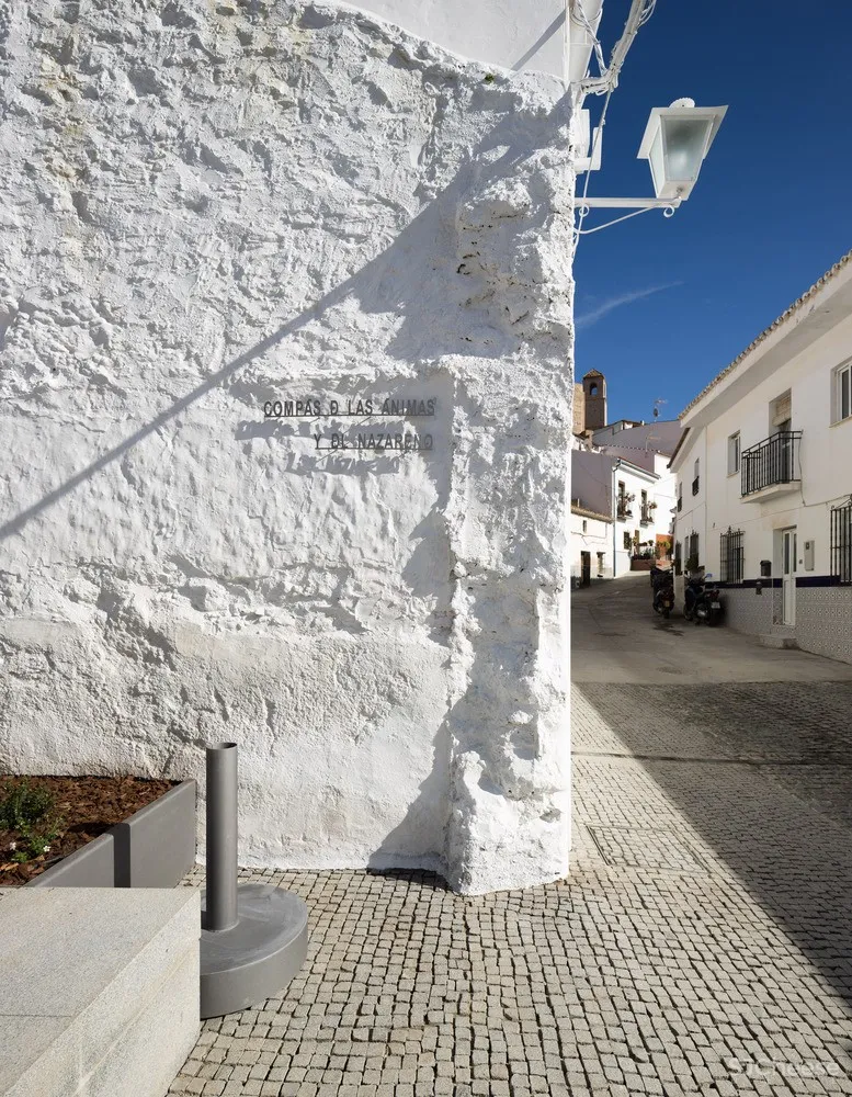 玛利亚与萨雷诺庭院 / WaterScales arquitectos