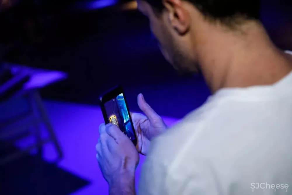 首发 孟买蓝宝石酒吧-工作室:激发艺术创造力的热情派对