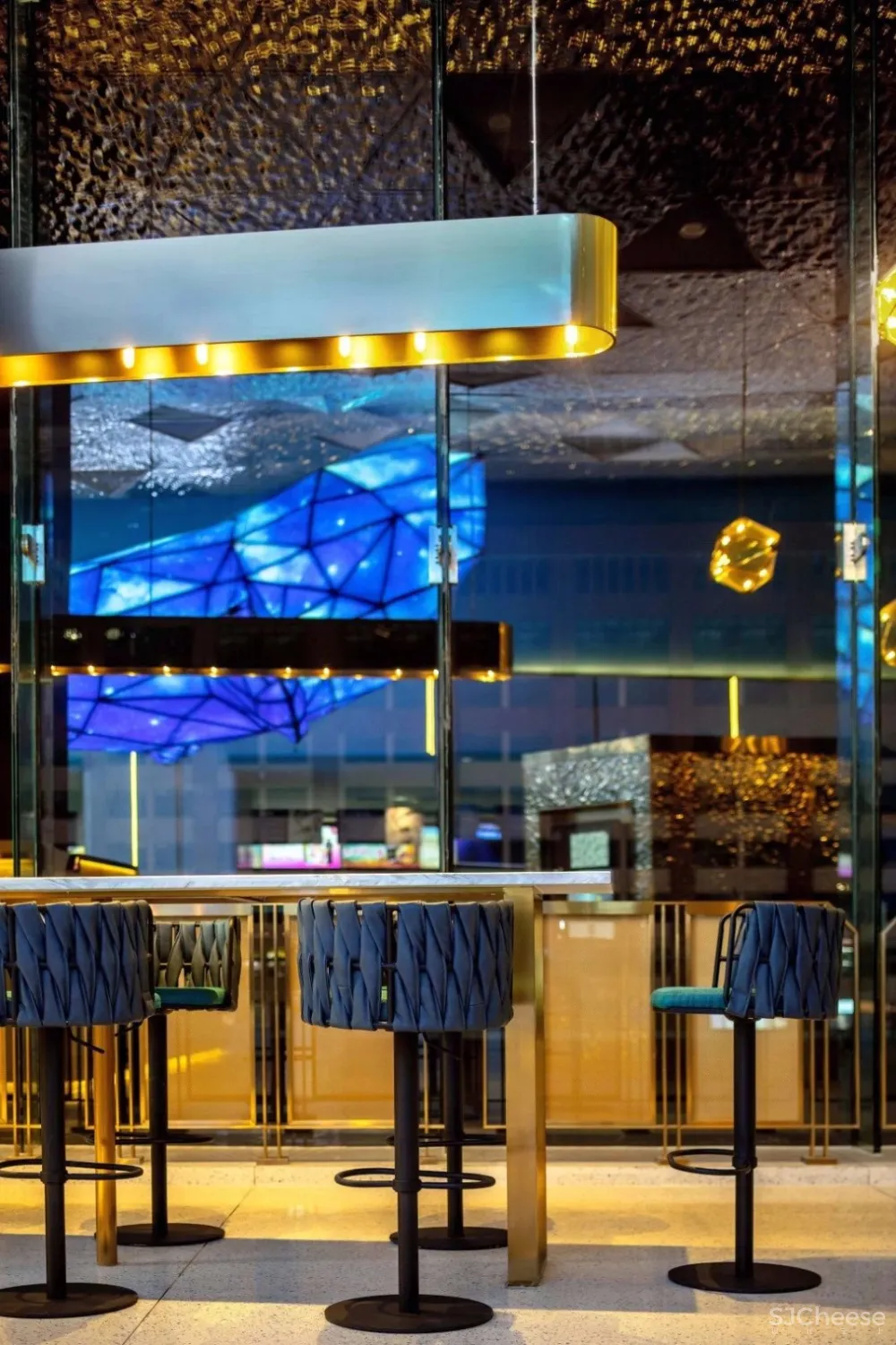 这么炫酷的电影院，你见过吗