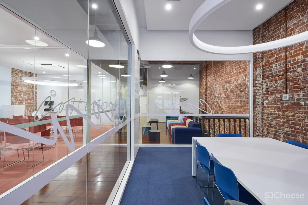 澳大利亚EF新国际语言中心 / ZMHD