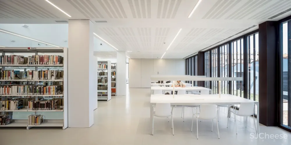 Sant Sadurní d’Anoia 文化中心 / taller 9s arquitectes