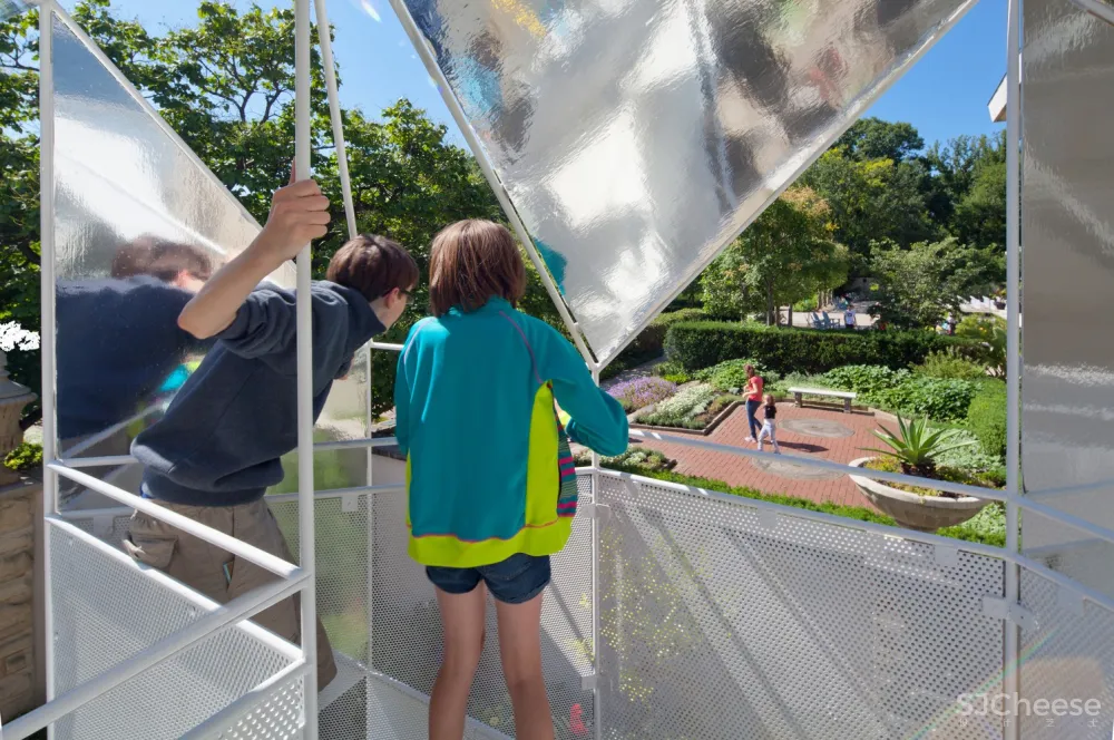 “反射”树屋 / SILO AR + D