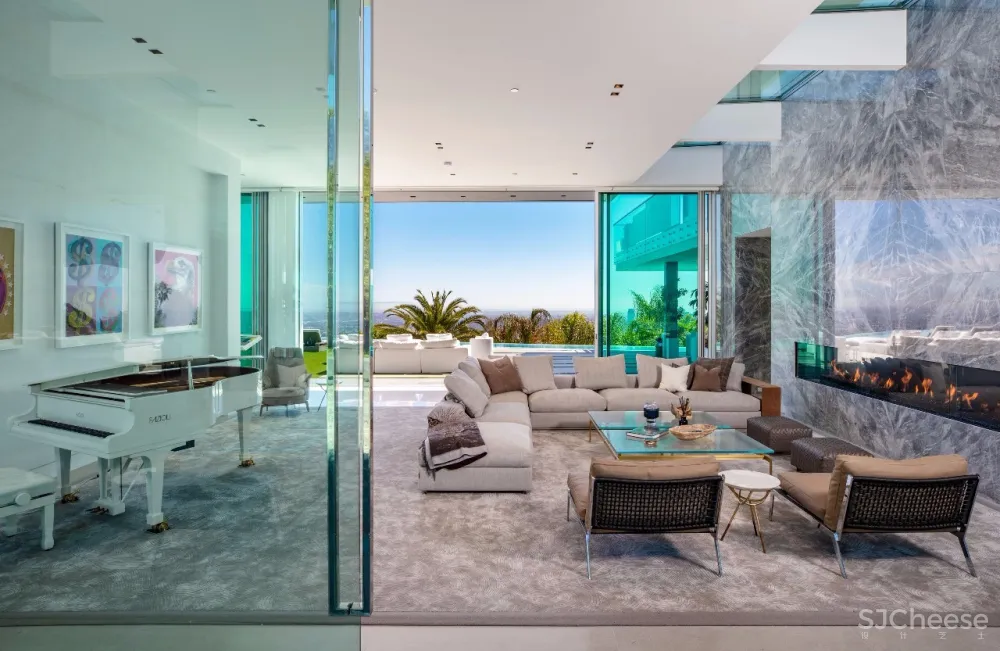 3.98 亿的超级山顶豪宅，无比奢侈的观景台