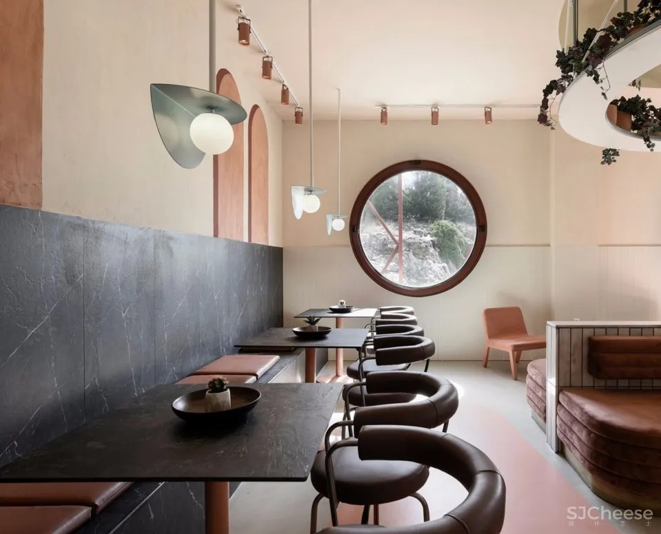 拼贴风格的室内空间，希腊Lofos酒吧 | Ark4lab 首