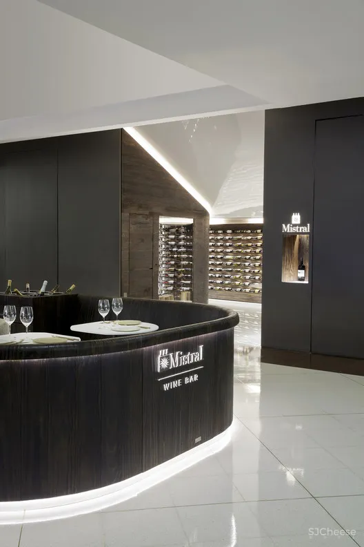Mistral Iguatemi Wine Store Studio Arthur Casas