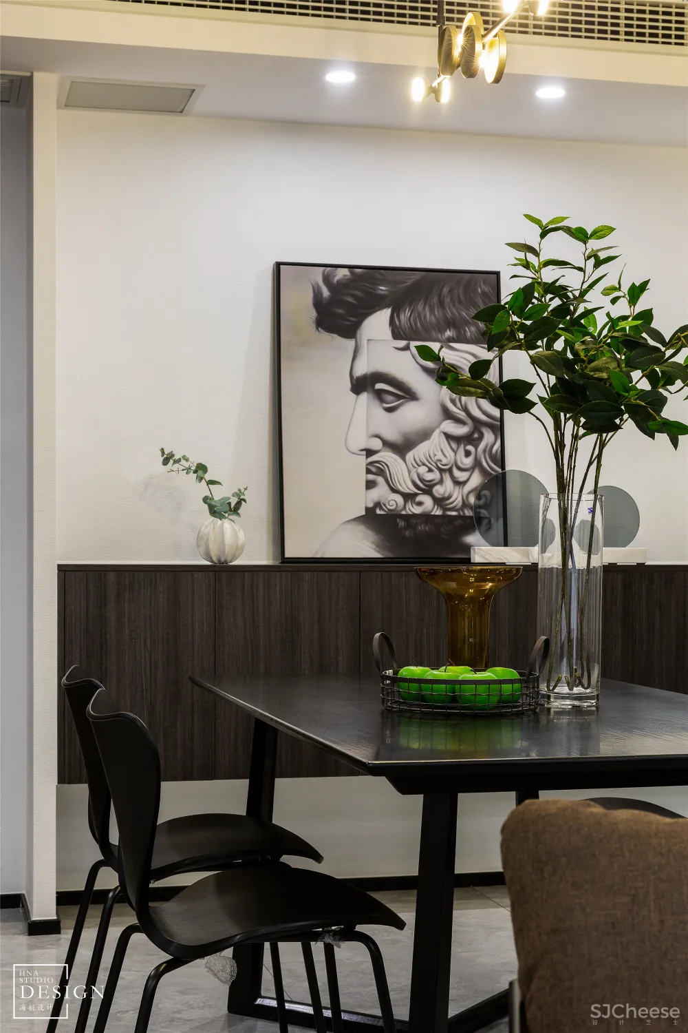 黑白交织奏乐，谱写单身自主的生活空间 海航设计