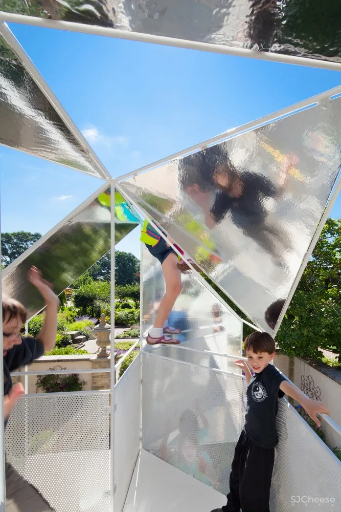 “反射”树屋 / SILO AR + D