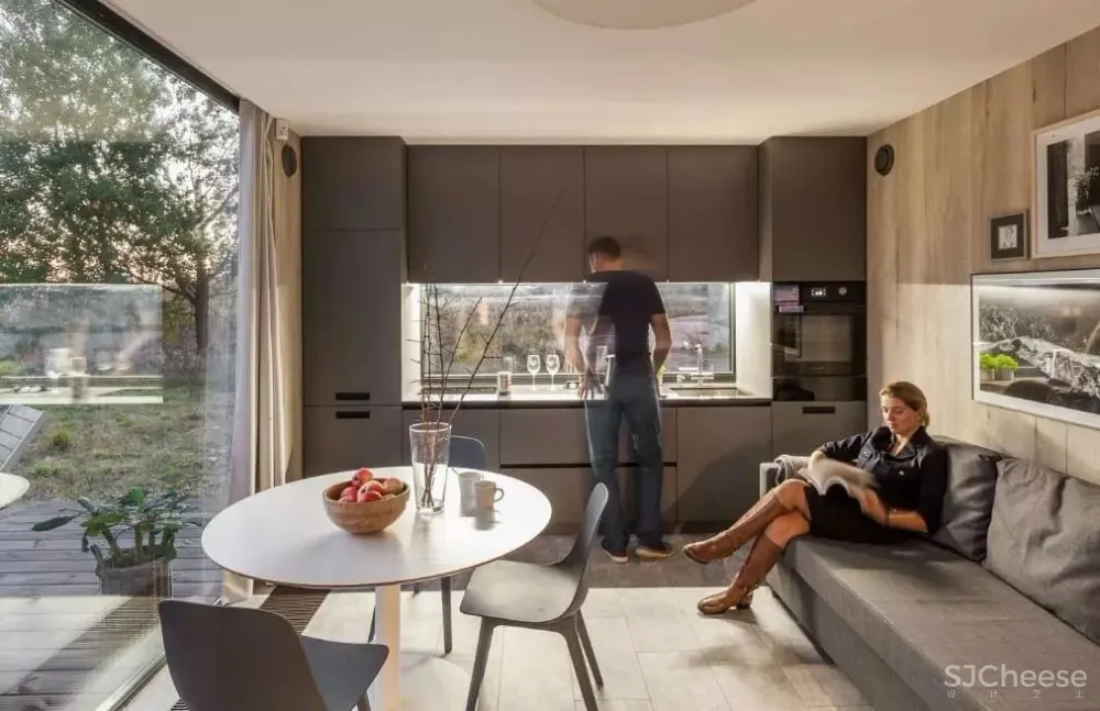 一对夫妇,羡煞旁人的森林住宅