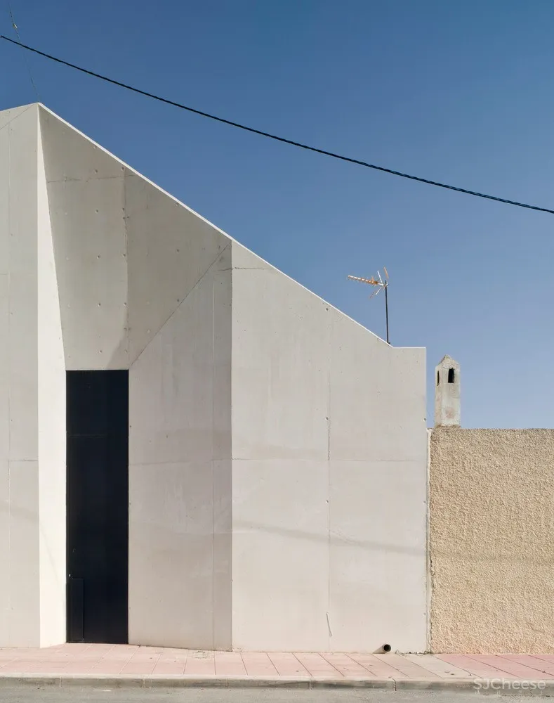 本弗里多功能屋 / Rafael Landete + Emilio Cortes