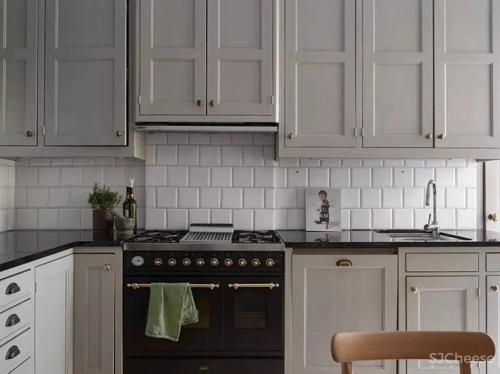 国外艺术感怀旧风公寓 | Alexander White 首