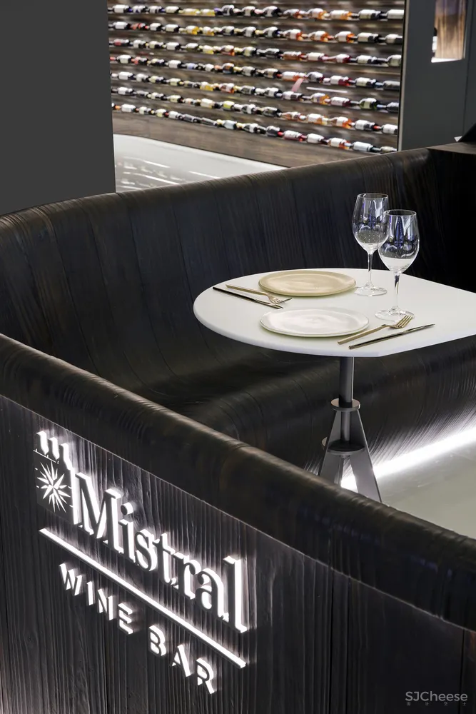 Mistral Iguatemi Wine Store Studio Arthur Casas