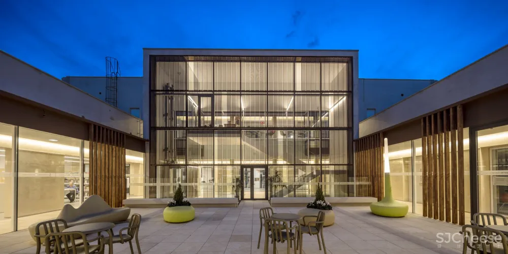 Sant Sadurní d’Anoia 文化中心 / taller 9s arquitectes