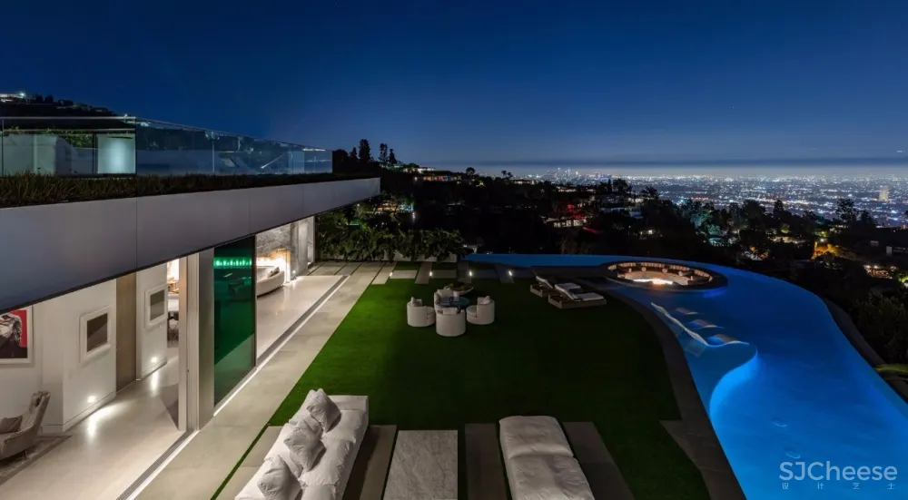 3.98 亿的超级山顶豪宅，无比奢侈的观景台