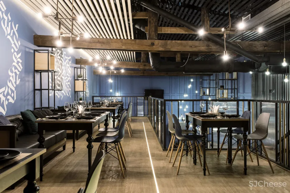 233m²圣彼得堡Cherdak工业风酒吧 CARTELLE DESIGN