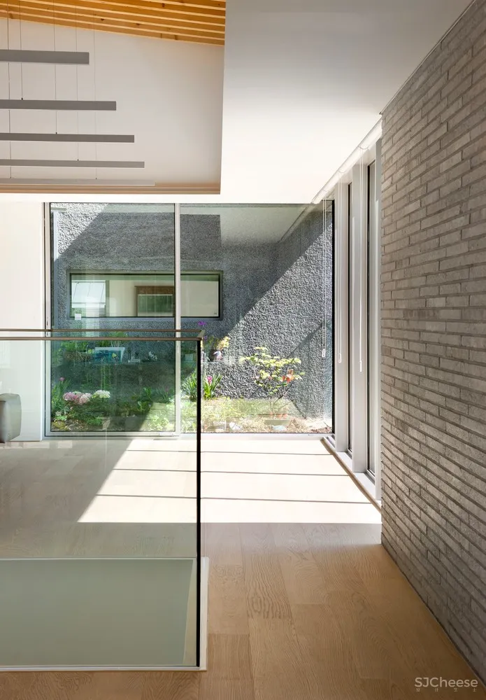 D•LIM architects | 既不花哨，也不简单：三花园住宅