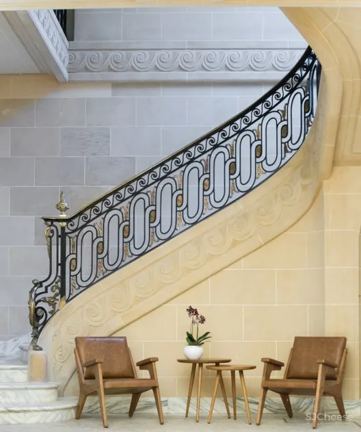 百年历史氛围中的亮黄色空间 Casa Firjan Atelier77