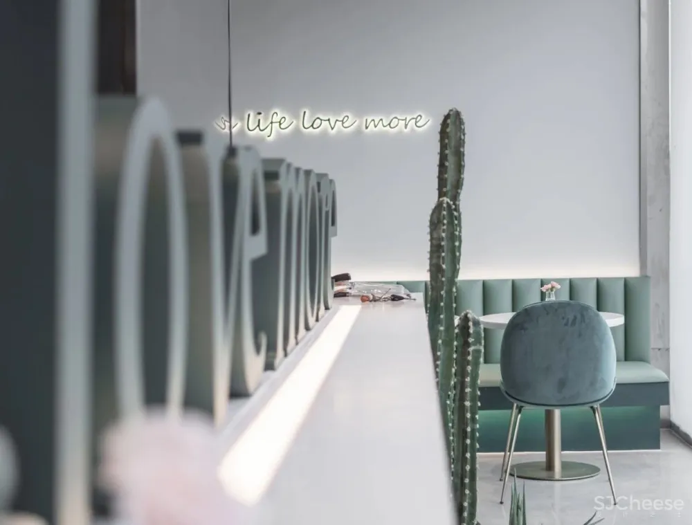 无锡LOVEMORE 咖啡花艺集合店 首