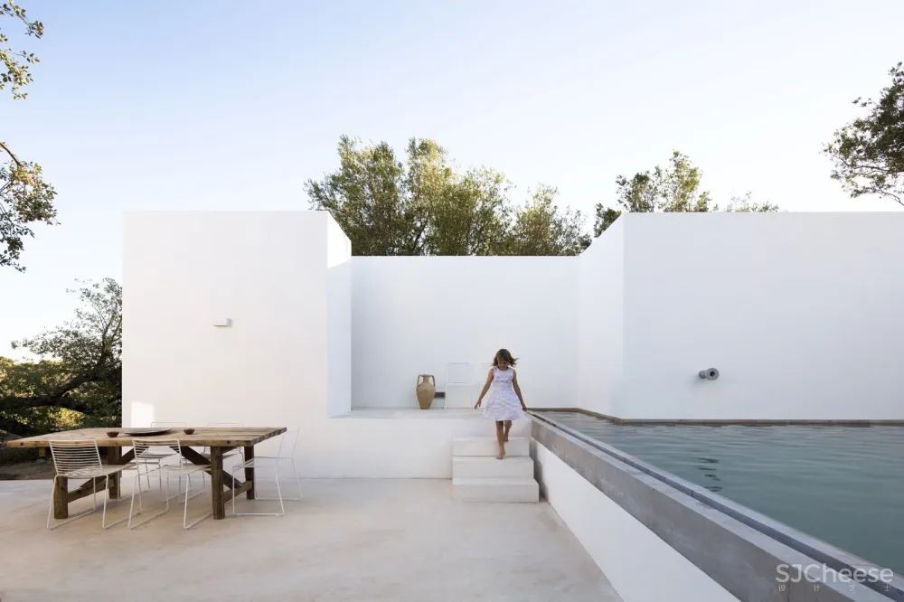 首发 | Casa Luum：葡萄牙乡村的极简主义